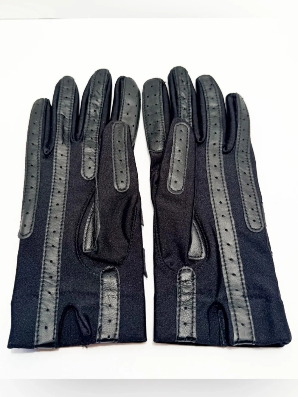 isotoner elegant black